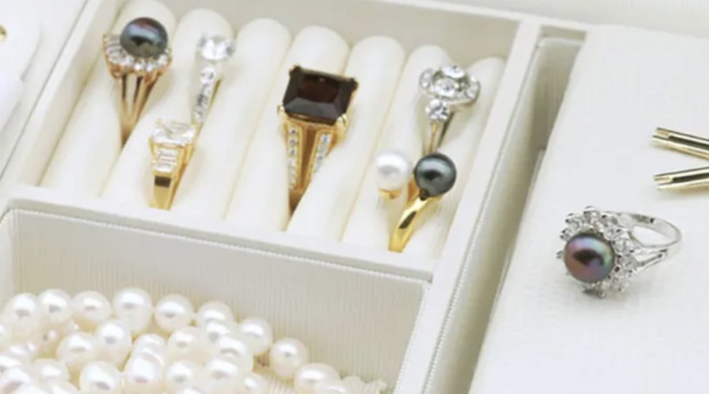 Store your jewelry in a clean and dry place
